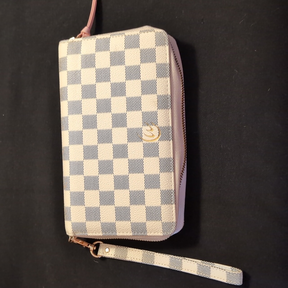 Checkered Wristlet with Gold Accent
